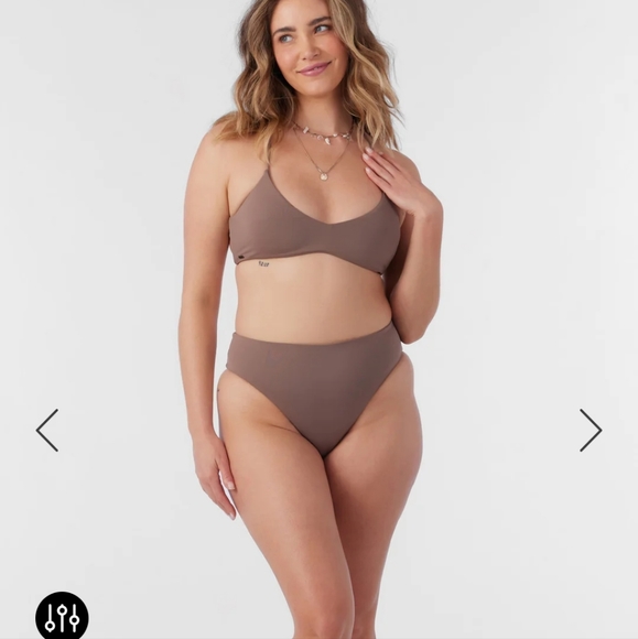 SALTWATER SOLIDS HUNTINGTON BRALETTE TOP - Picture 8 of 9